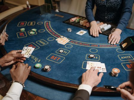 UK economy negatively impacted by online gambling industry, thinktank says