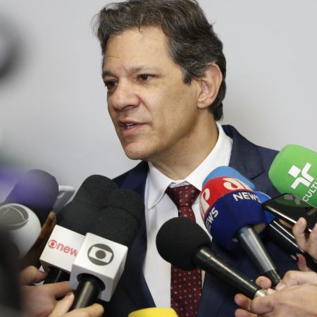 Haddad Announces Brazil Will Shut Down Hundreds of Betting Sites as Regulations Tighten