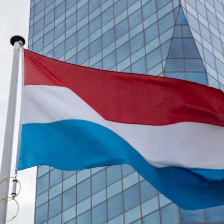 Netherlands Introduces Online Deposit Limits Amid Evolving Gambling Regulations