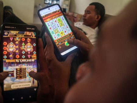 Over 600,000 Social Aid Recipients in Indonesia Under Scrutiny for Online Gambling