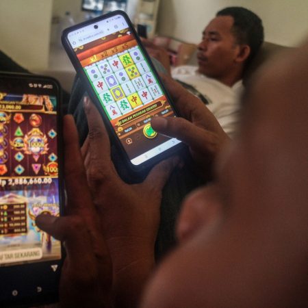 Over 600,000 Social Aid Recipients in Indonesia Under Scrutiny for Online Gambling
