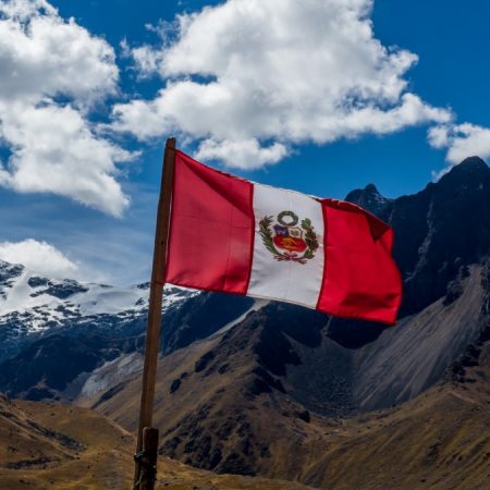 Gambling Sector of Peru Rallies Against President Dina’s Punitive Tax Plan