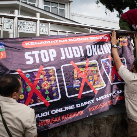 Indonesia Reports 5.7M Cases Amid Ongoing Gambling Ads