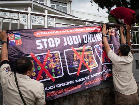 Indonesia Reports 5.7M Cases Amid Ongoing Gambling Ads