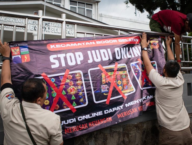 Indonesia Reports 5.7M Cases Amid Ongoing Gambling Ads